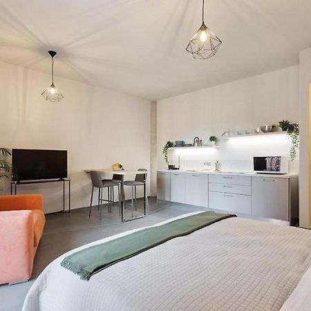 Etna Suite Design Apartments 카타니아 외부 사진
