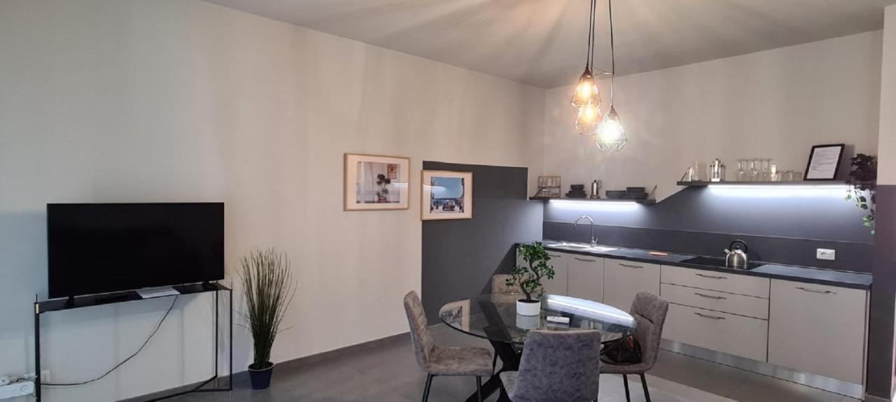 Etna Suite Design Apartments 카타니아 외부 사진