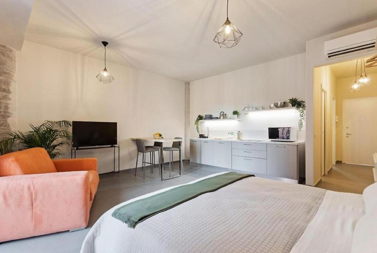 Etna Suite Design Apartments 카타니아 외부 사진