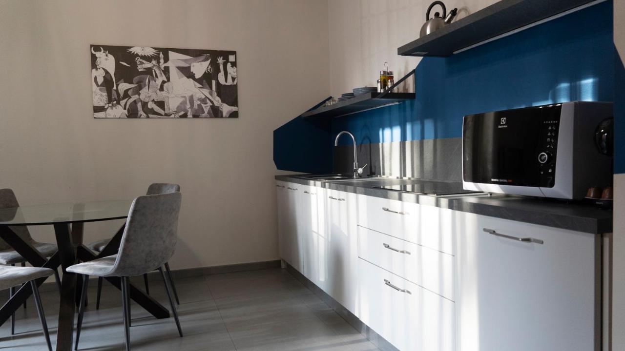 Etna Suite Design Apartments 카타니아 외부 사진