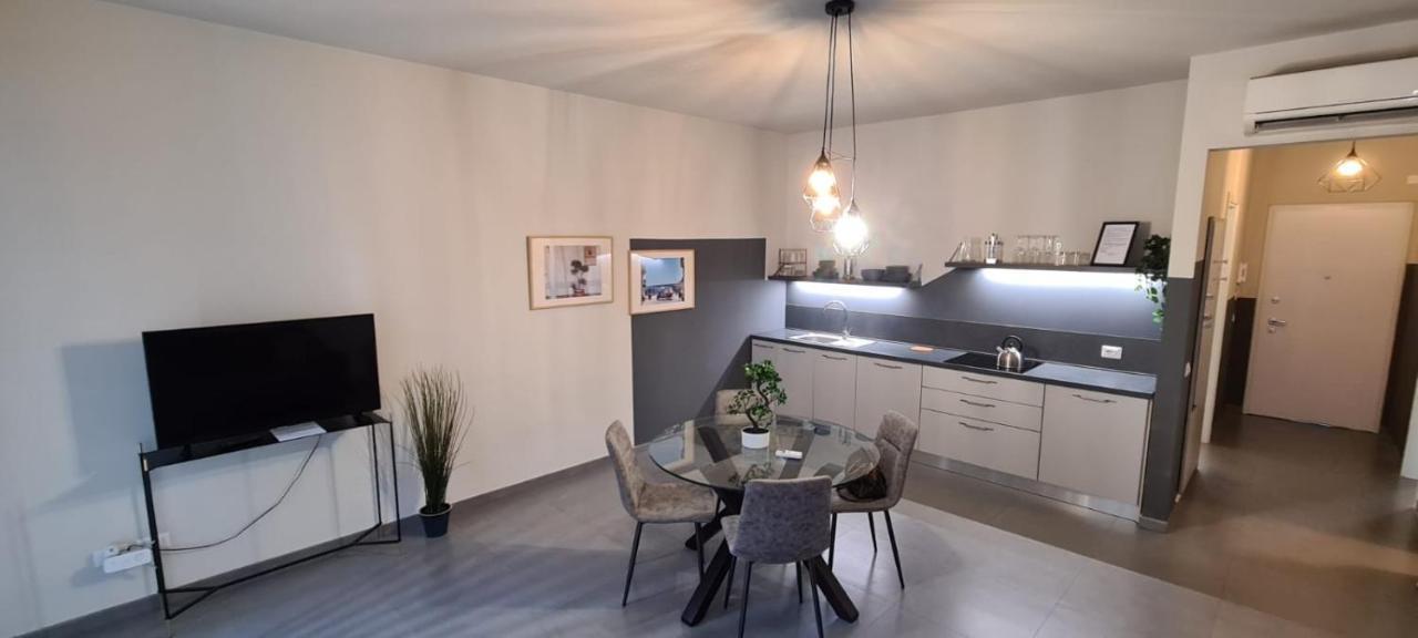 Etna Suite Design Apartments 카타니아 외부 사진
